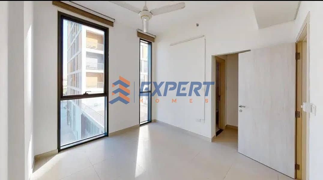 Vastu Unit | Well-maintained | 1 Bedroom for Sale