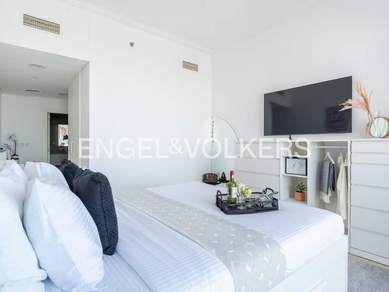 Exclusive | Chic Holiday Home | Signature View - Image 10