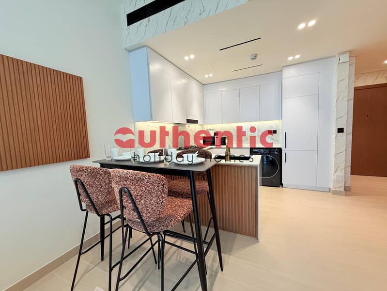 Pool View | Elegant High-End Apartment - Image 21