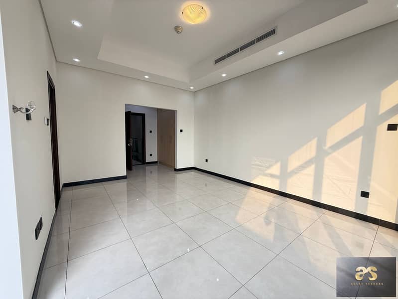 SINGLE ROW | MASSIVE | PARK FACING | VASTU