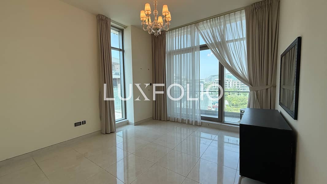 Park View | Huge Layout | Vacant - Image 10