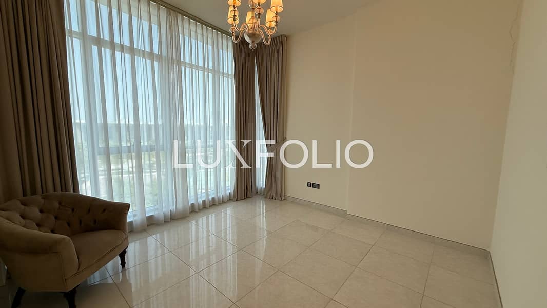 Park View | Huge Layout | Vacant - Image 12