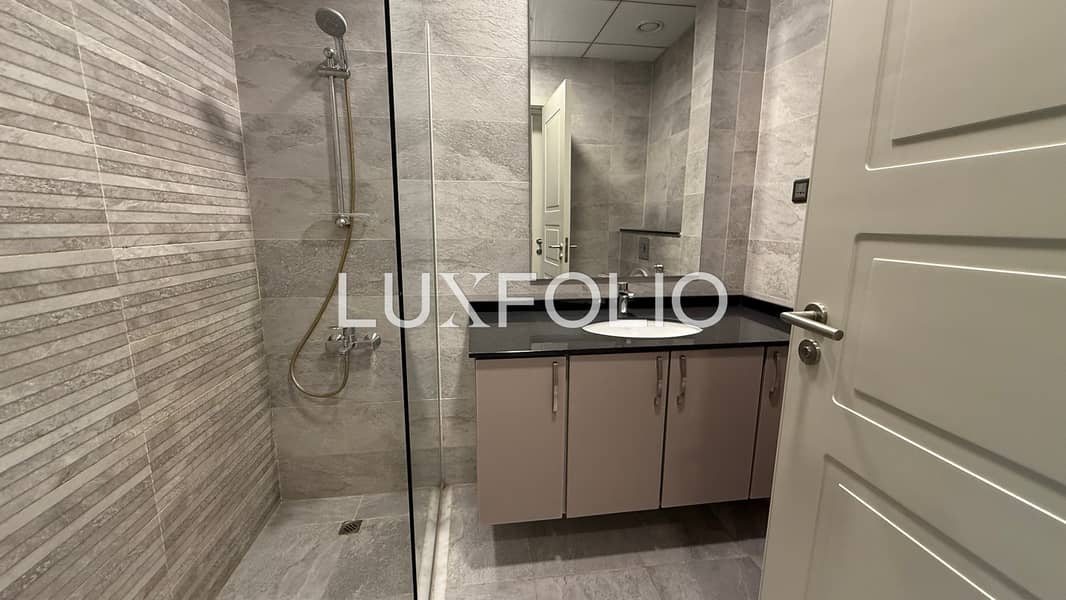 Park View | Huge Layout | Vacant - Image 13