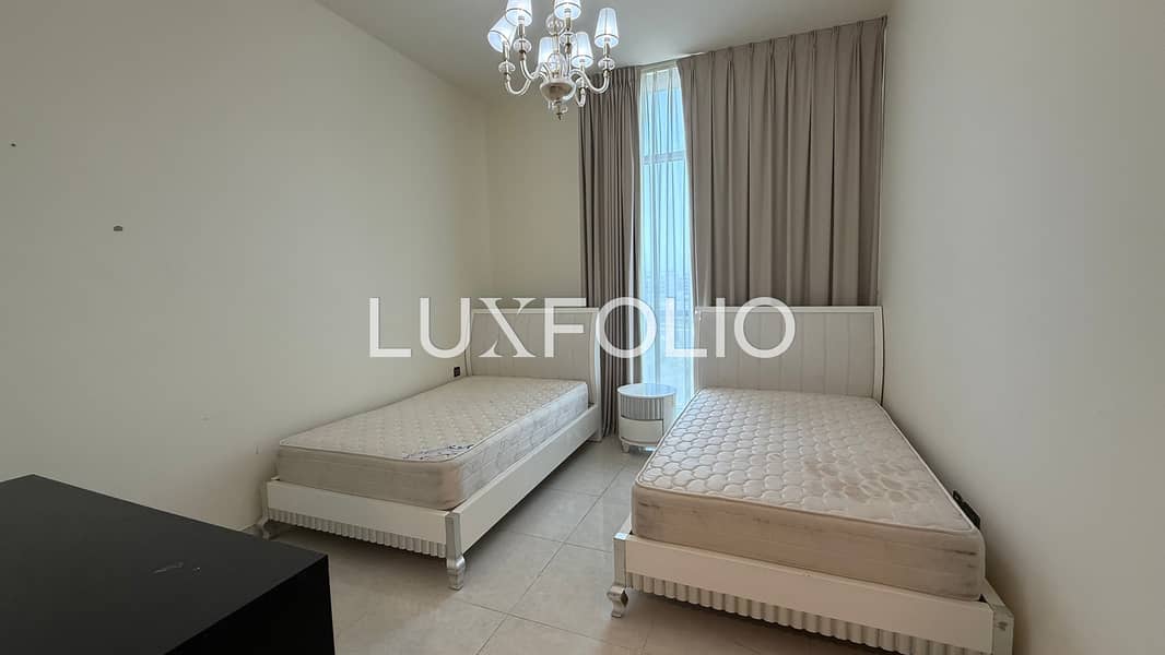 Park View | Huge Layout | Vacant - Image 16