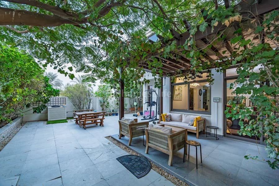 END CORNER | SINGLE ROW | JOGGING TRACK |UPGRADED