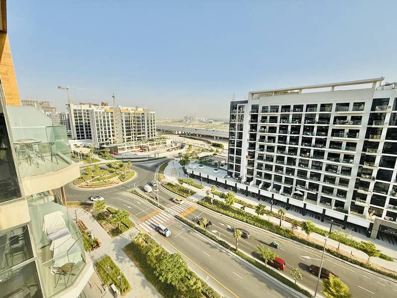 Corner unit 3 bedroom apartment chillier free kitchen appliances all amenities