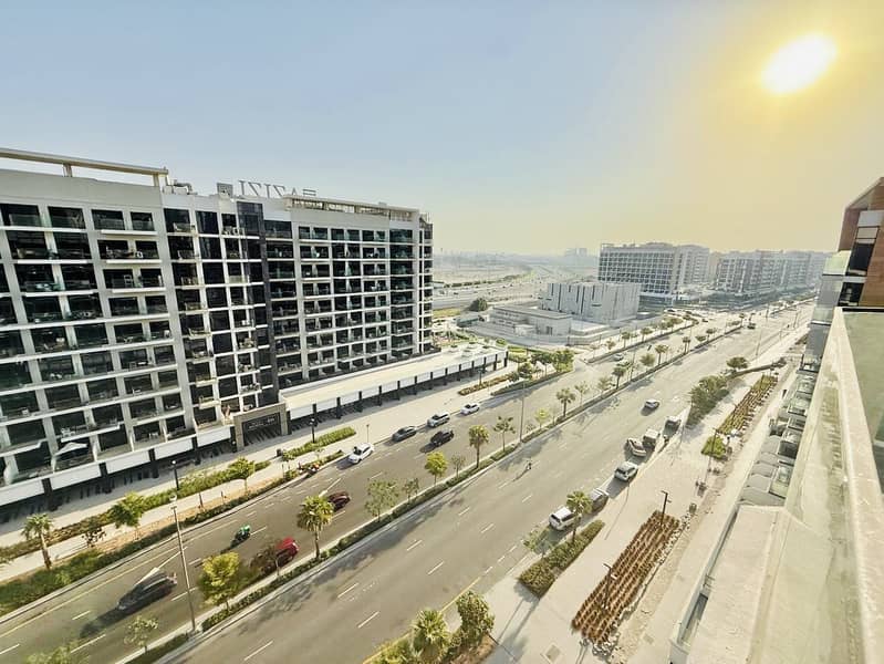 Corner unit 3 bedroom apartment chillier free kitchen appliances all amenities