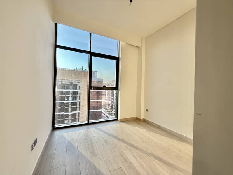 Corner unit 3 bedroom apartment chillier free kitchen appliances all amenities - Image 18