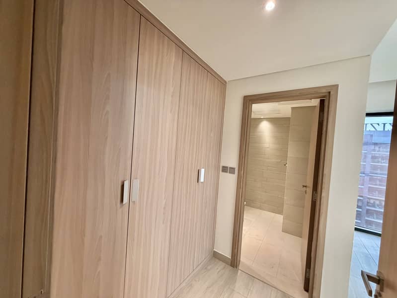 Corner unit 3 bedroom apartment chillier free kitchen appliances all amenities - Image 21