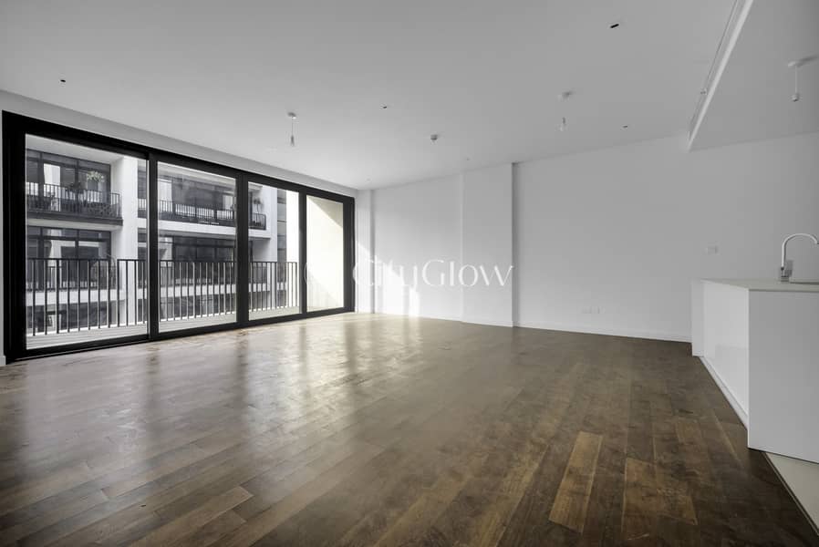 Modern Urban Retreat 1 Bed With Pool View Balcony