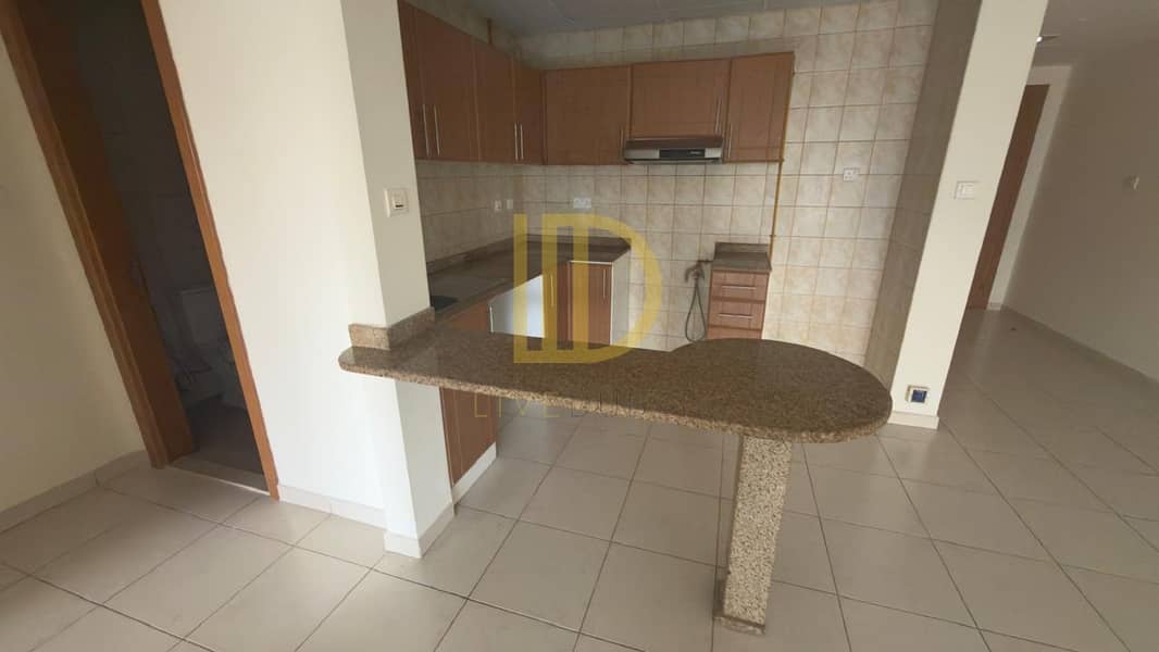 Community View | Prime Location | Vacant Now - Image 8