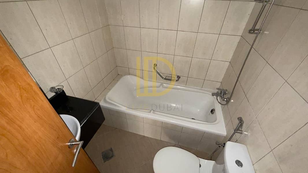 Community View | Prime Location | Vacant Now - Image 11