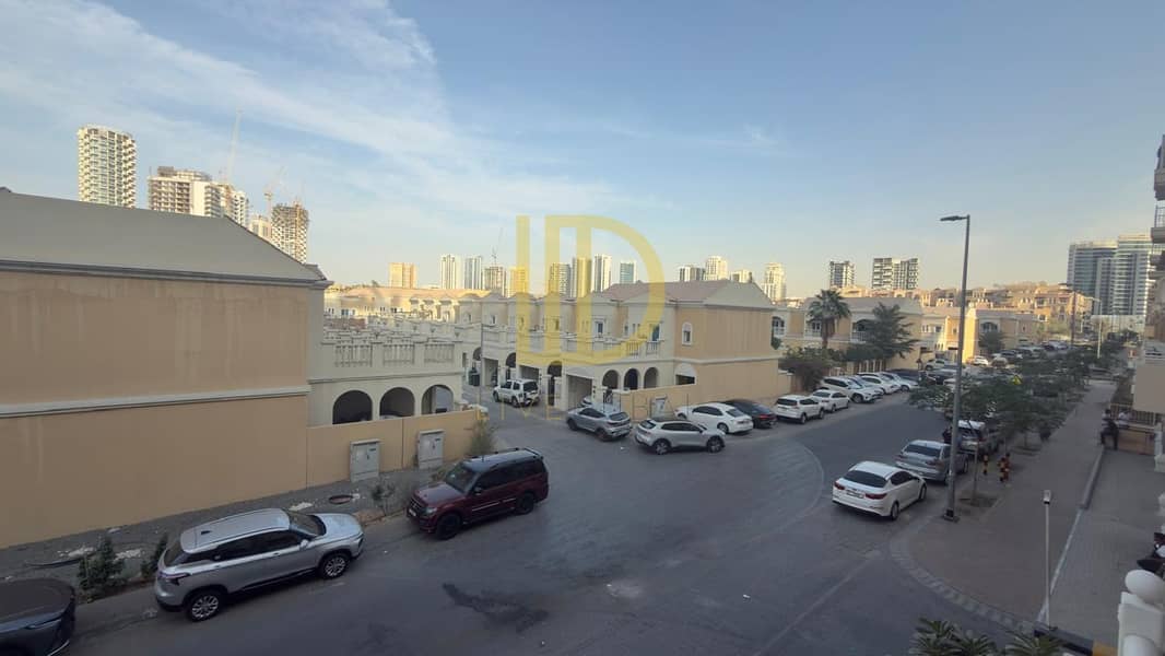 Community View | Prime Location | Vacant Now - Image 12