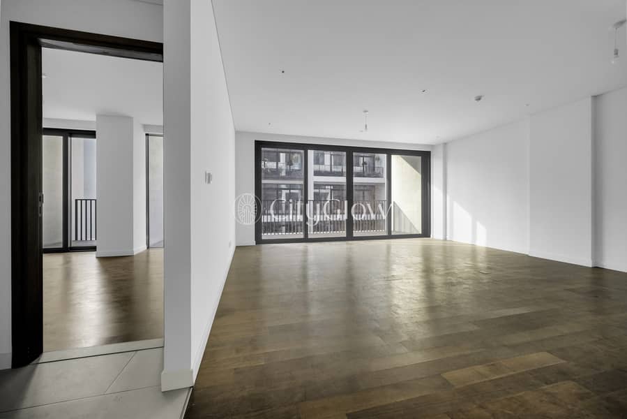 Modern Urban Retreat 1 Bed With Pool View Balcony