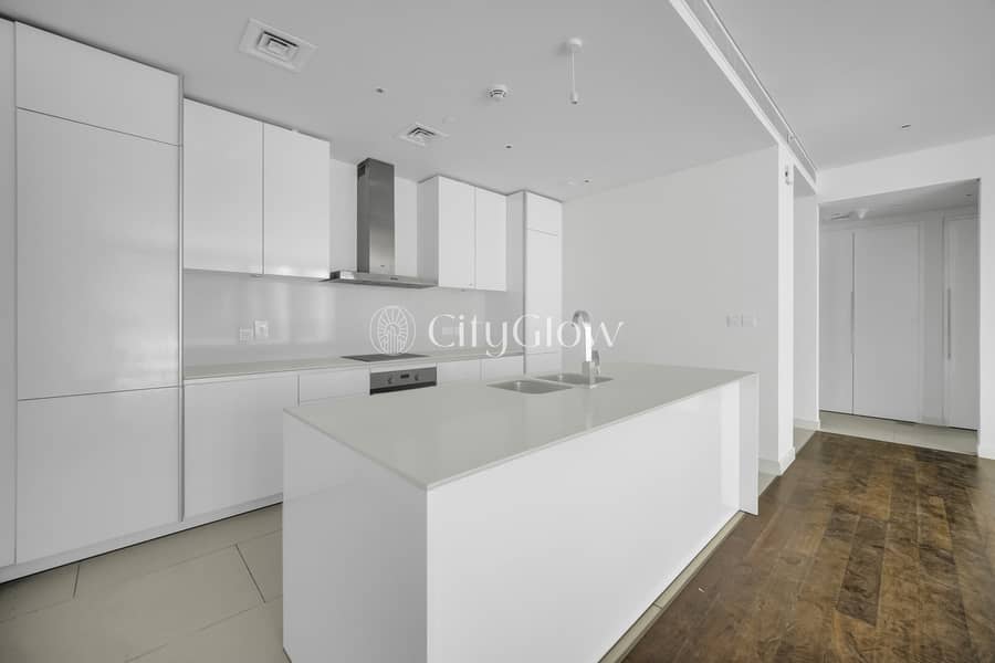 Modern Urban Retreat 1 Bed With Pool View Balcony - Image 6