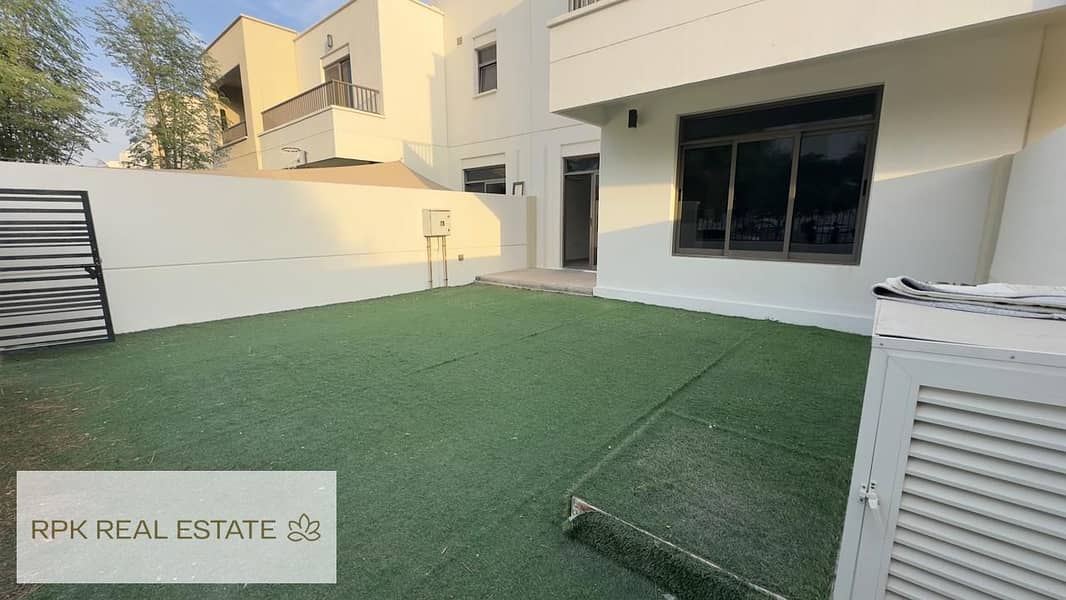 PRIME LOCATION | VACANT | SINGLE ROW