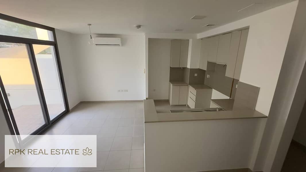 PRIME LOCATION | VACANT | SINGLE ROW - Image 8