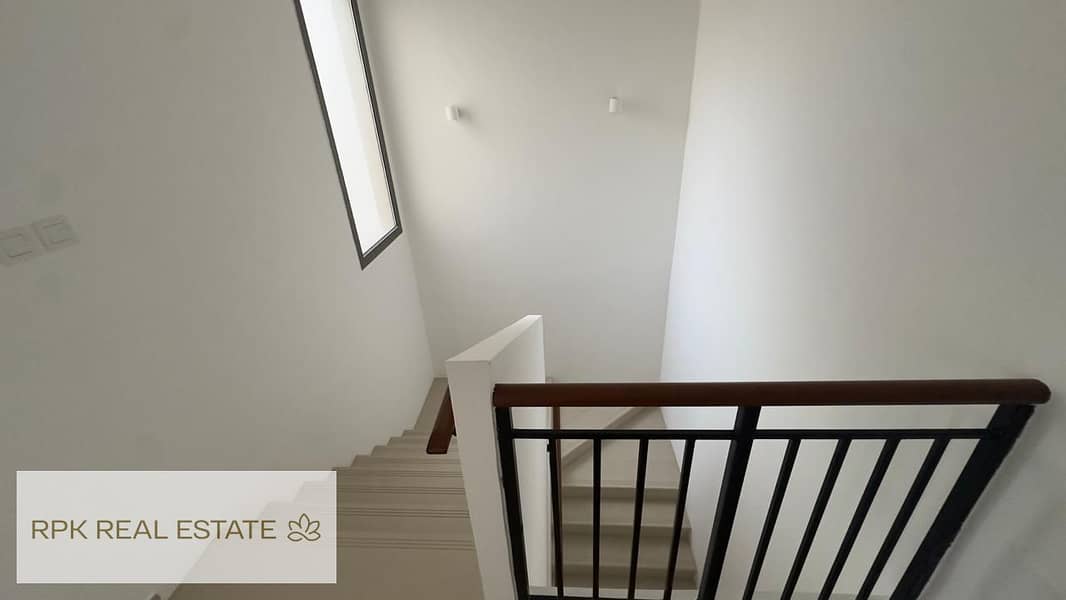 PRIME LOCATION | VACANT | SINGLE ROW - Image 13