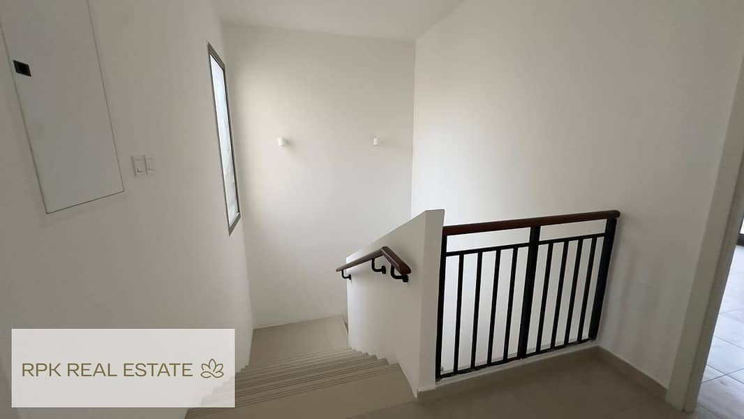 PRIME LOCATION | VACANT | SINGLE ROW - Image 14