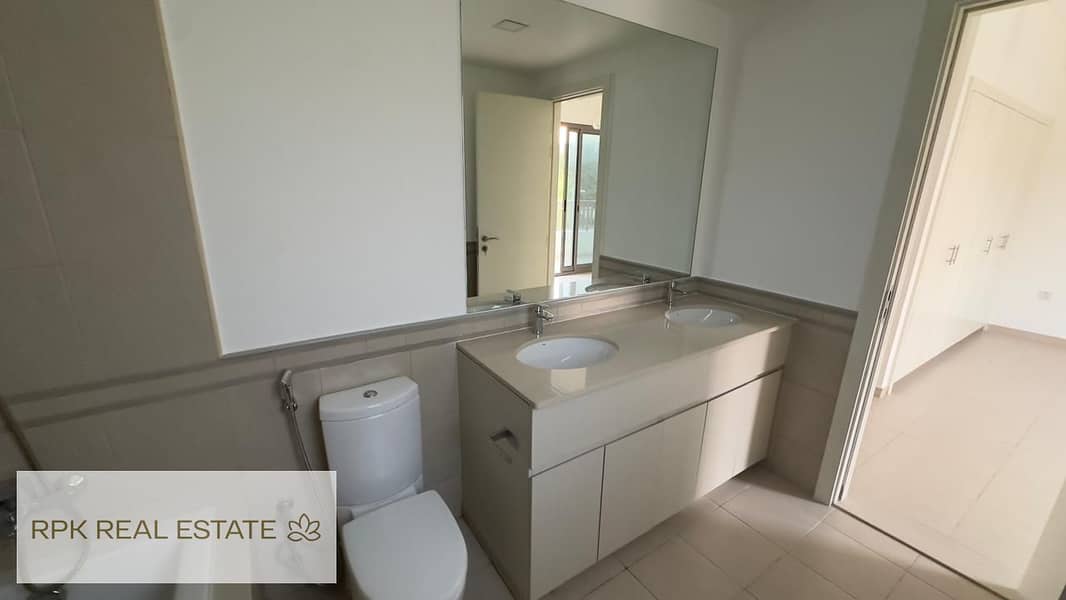 PRIME LOCATION | VACANT | SINGLE ROW - Image 26