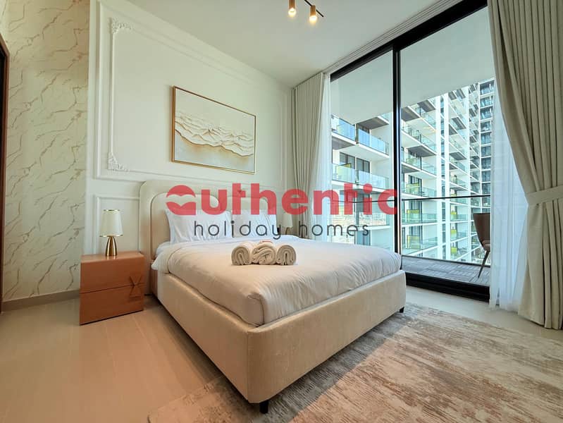 Pool View | Elegant High-End Apartment - Image 9