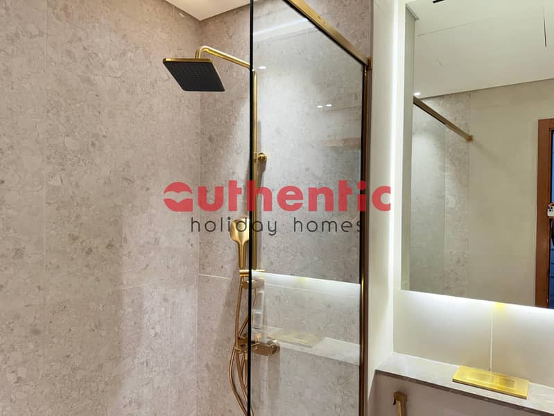 Pool View | Elegant High-End Apartment - Image 27