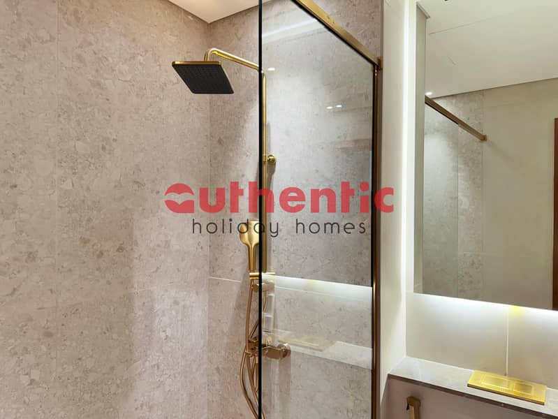 Pool View | Elegant High-End Apartment - Image 28