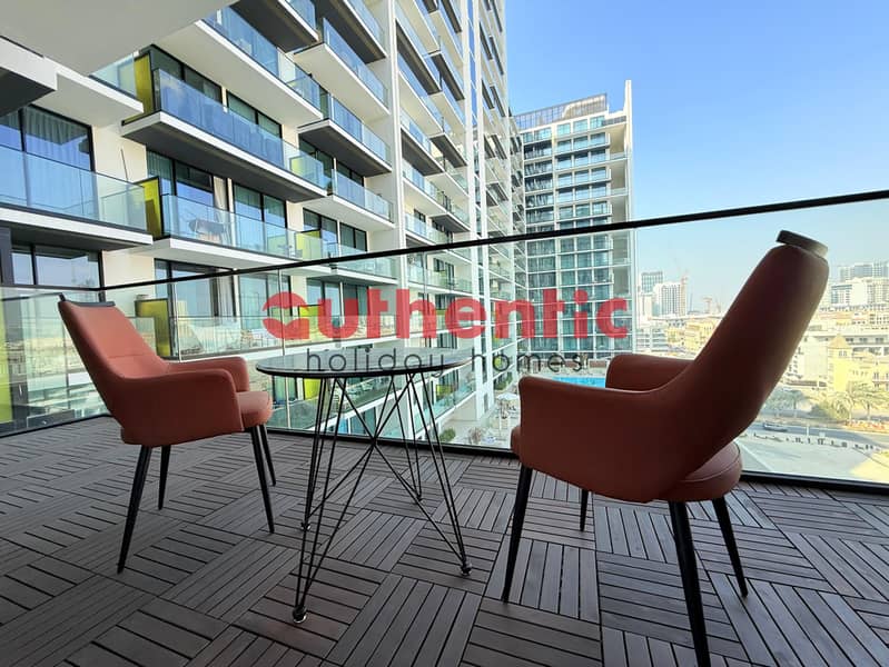 Pool View | Elegant High-End Apartment - Image 31