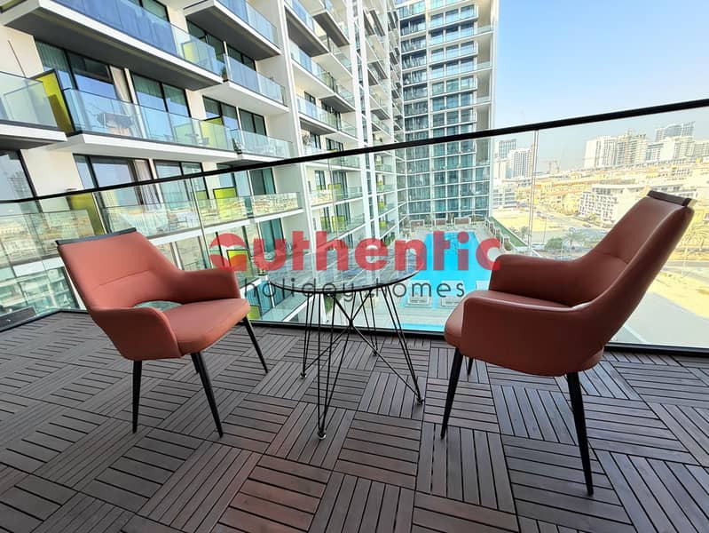 Pool View | Elegant High-End Apartment - Image 33