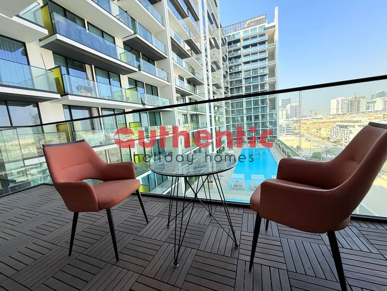 Pool View | Elegant High-End Apartment - Image 34