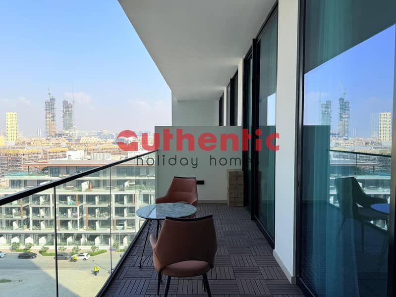 Pool View | Elegant High-End Apartment - Image 37