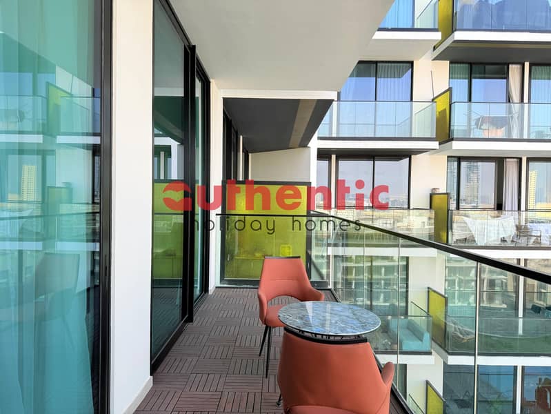 Pool View | Elegant High-End Apartment - Image 39