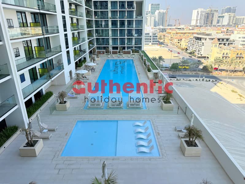 Pool View | Elegant High-End Apartment - Image 41