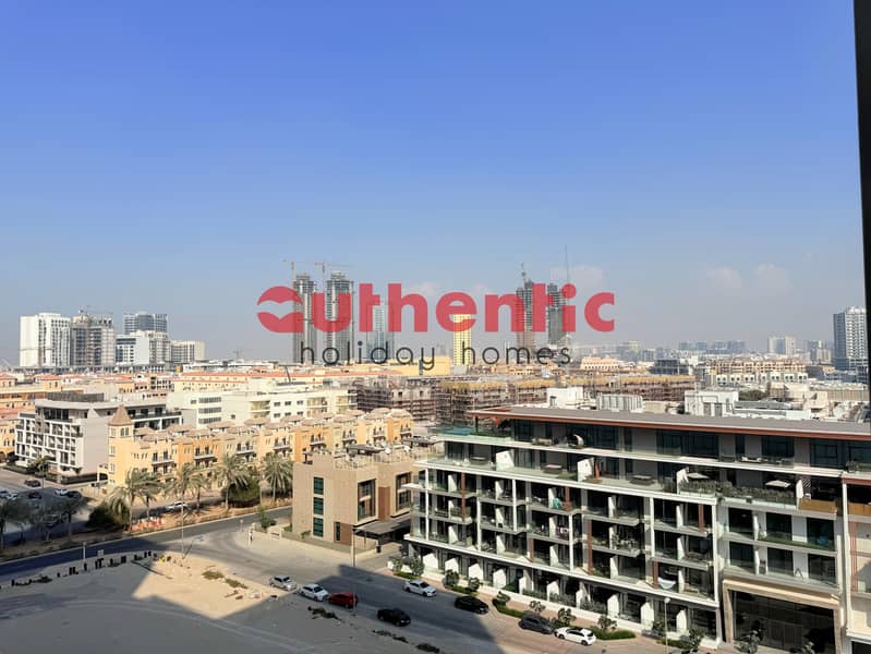 Pool View | Elegant High-End Apartment - Image 45