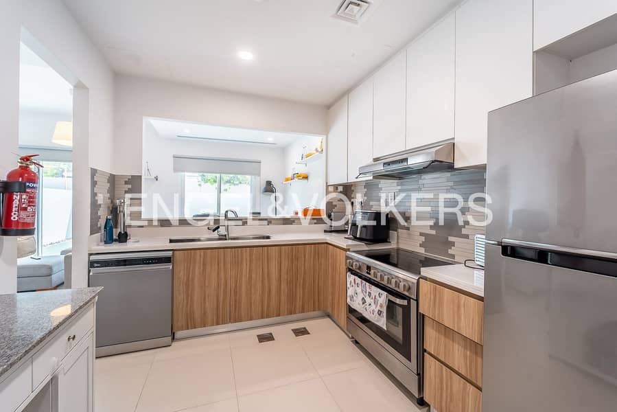 Spacious Layout | Vacant Unit | Motivated Seller