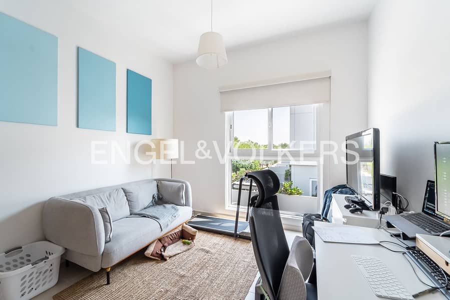 Spacious Layout | Vacant Unit | Motivated Seller - Image 10