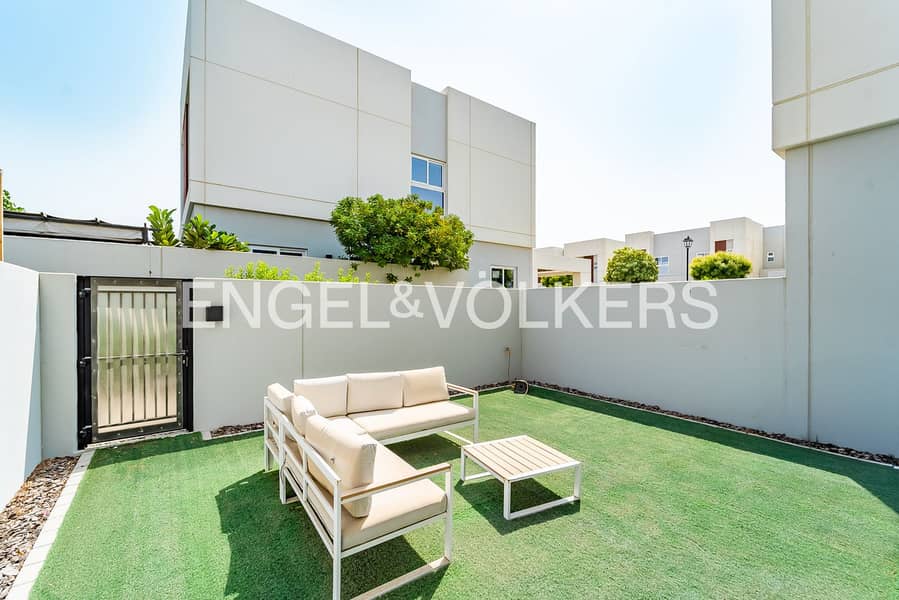 Spacious Layout | Vacant Unit | Motivated Seller - Image 19