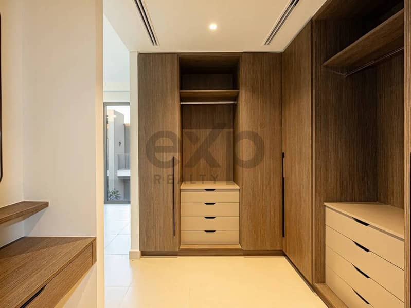 Fully Upgdaded | Landscaped | Great Internal Location - Image 9