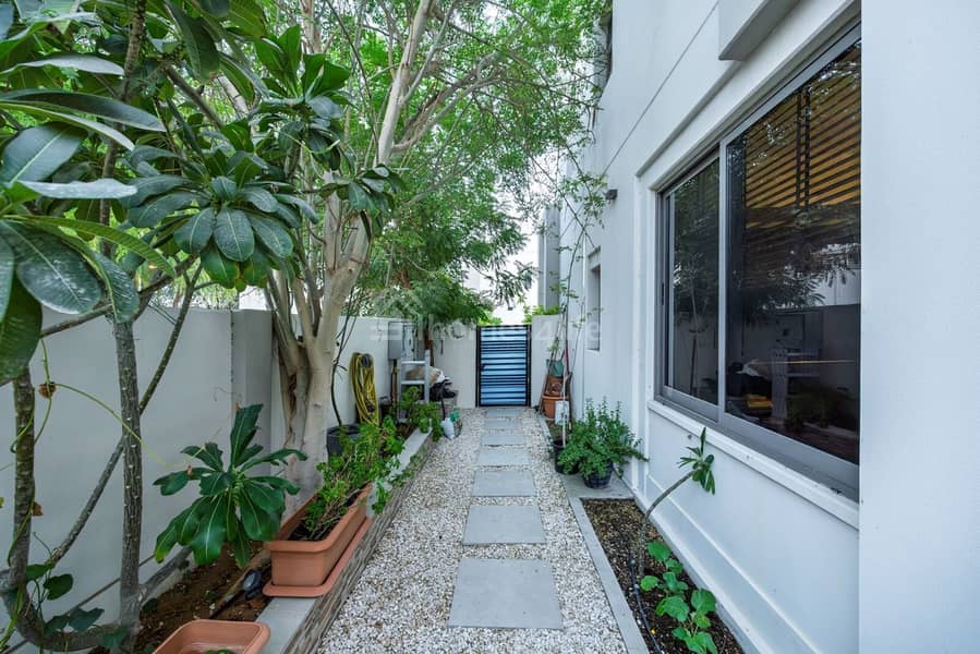 END CORNER | SINGLE ROW | JOGGING TRACK |UPGRADED - Image 10