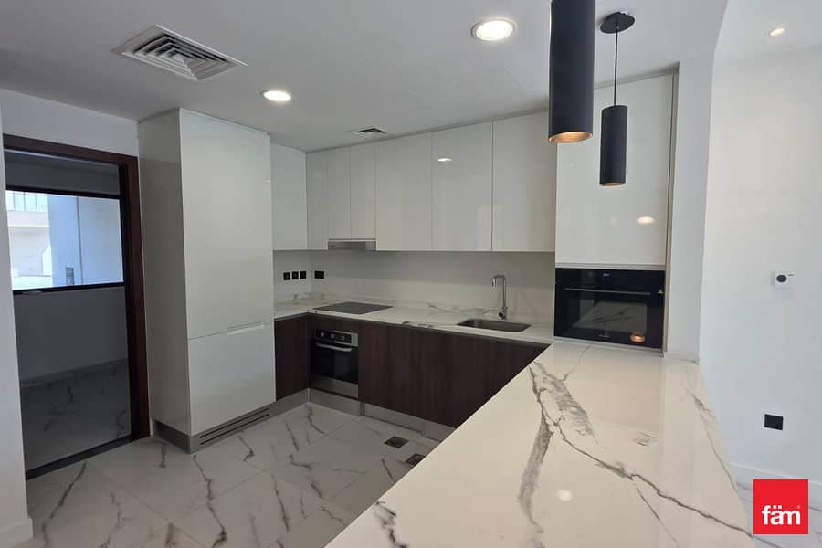 Single Row | Vacant | 4br + Maid Room | Ready - Image 6