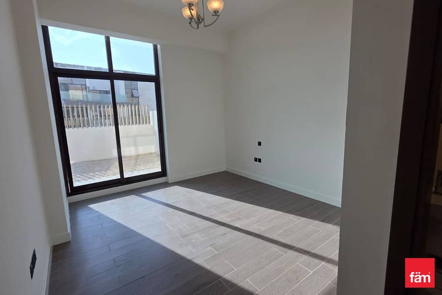 Single Row | Vacant | 4br + Maid Room | Ready - Image 8