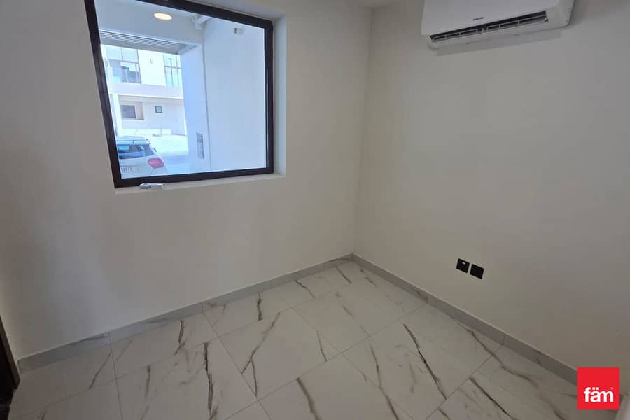 Single Row | Vacant | 4br + Maid Room | Ready - Image 9