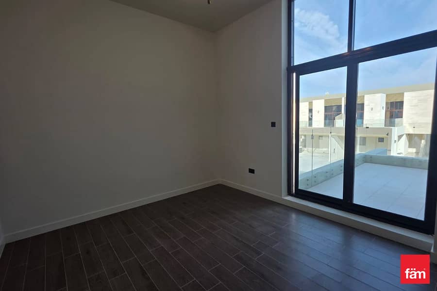 Single Row | Vacant | 4br + Maid Room | Ready - Image 17