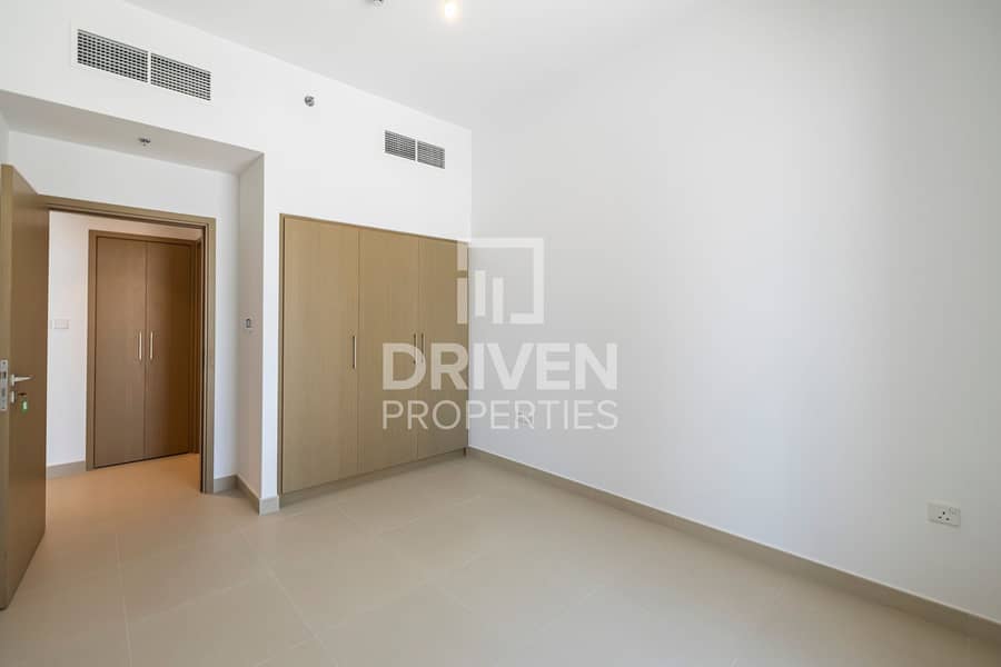 Amazing Park and Canal View with Chiller Free - Image 9