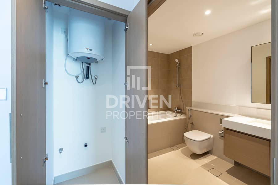 Amazing Park and Canal View with Chiller Free - Image 18