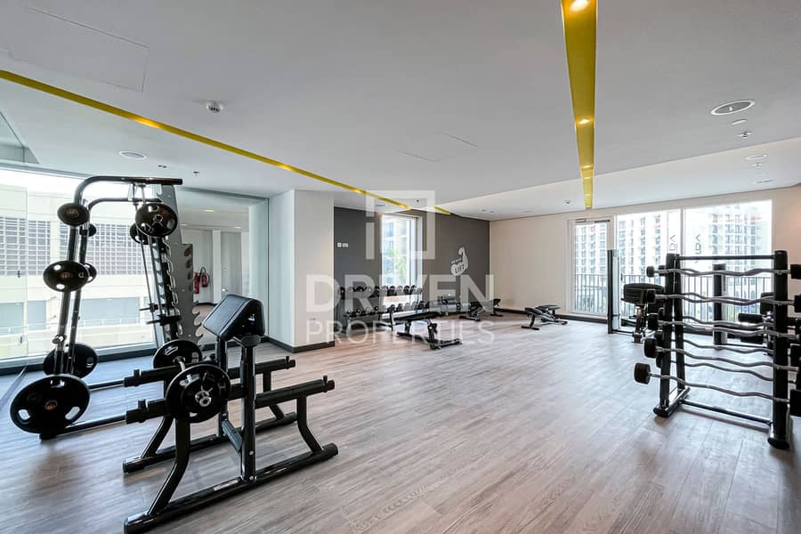 Amazing Park and Canal View with Chiller Free - Image 23