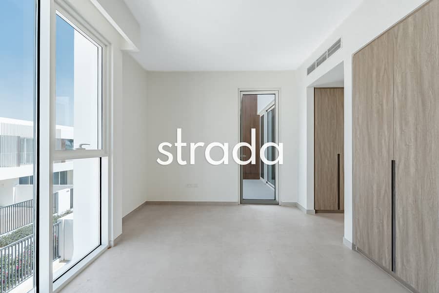 Single Row | Full Park View | Best Location - Image 12