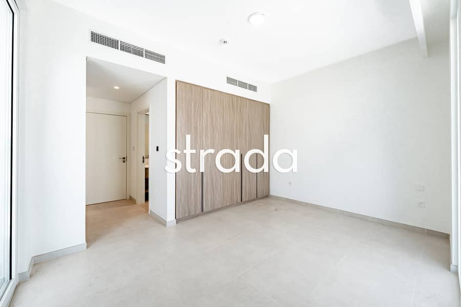 Single Row | Full Park View | Best Location - Image 13