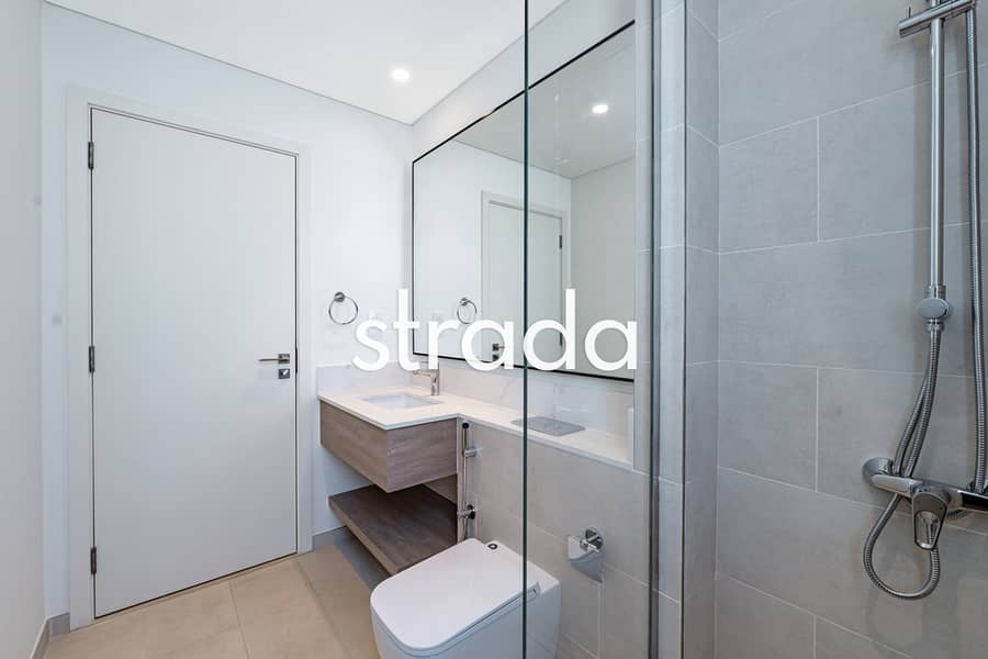 Single Row | Full Park View | Best Location - Image 14