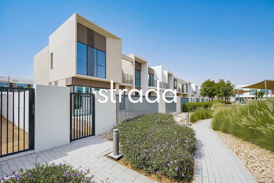 Single Row | Full Park View | Best Location - Image 24